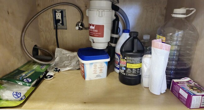 Building Photo - 1059 Gillespie Dr