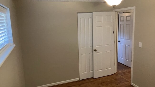 Building Photo - 6045 Ansbury Dr