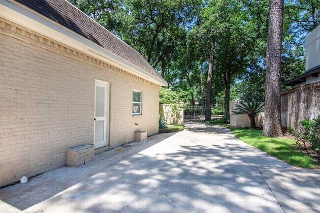 Building Photo - 354 Tealwood Dr
