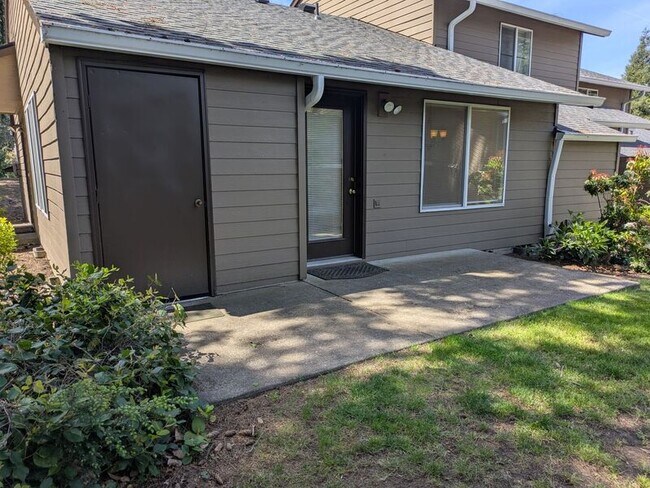 Building Photo - 17987 SW 115th Ave
