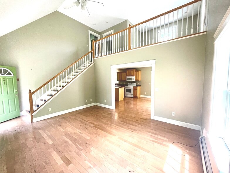 Building Photo - 31 Sergeant Ln