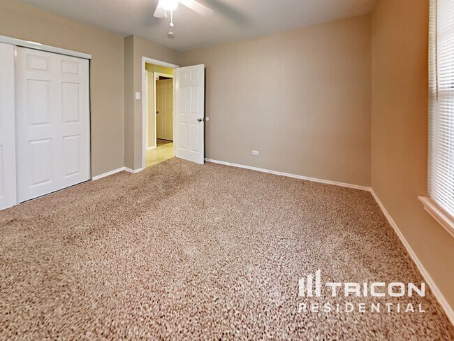 Building Photo - 350 Lemur Dr