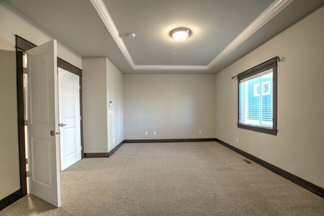 Building Photo - 1357 Elma Pl NE