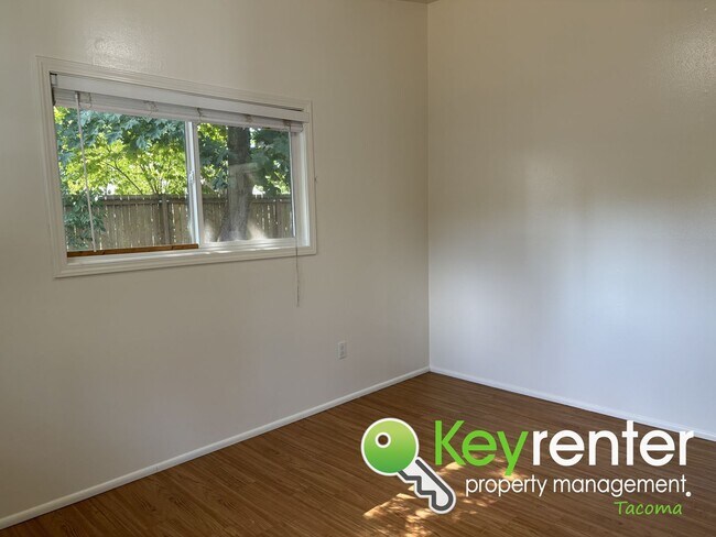 Building Photo - Beautiful 4-Bedroom Rambler in a Desirable...