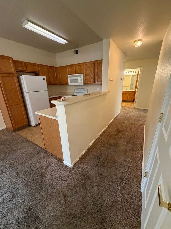 Building Photo - Beautiful 3 Bed, 2 Bath Condo in NW Fort Collins!
