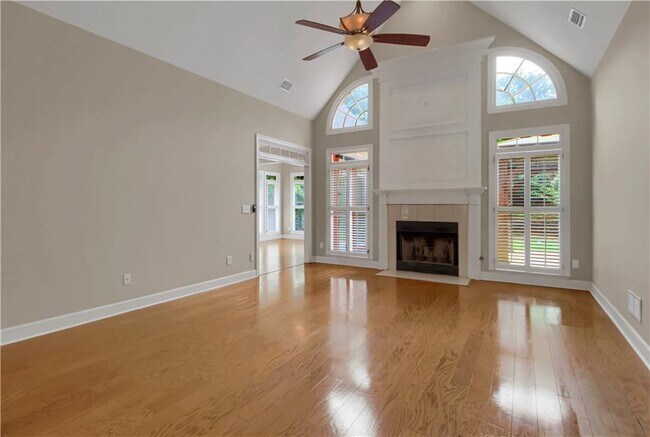 Building Photo - 312 Declaire Way NE