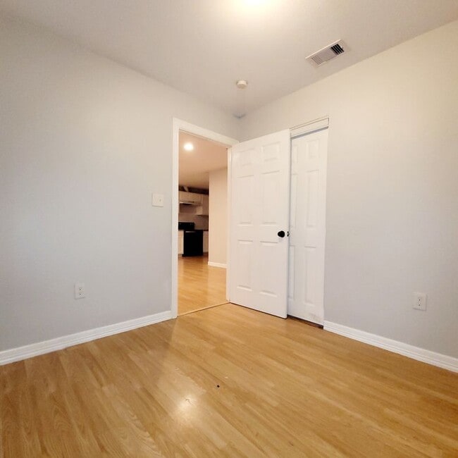 Building Photo - 7608 E Magnolia, B