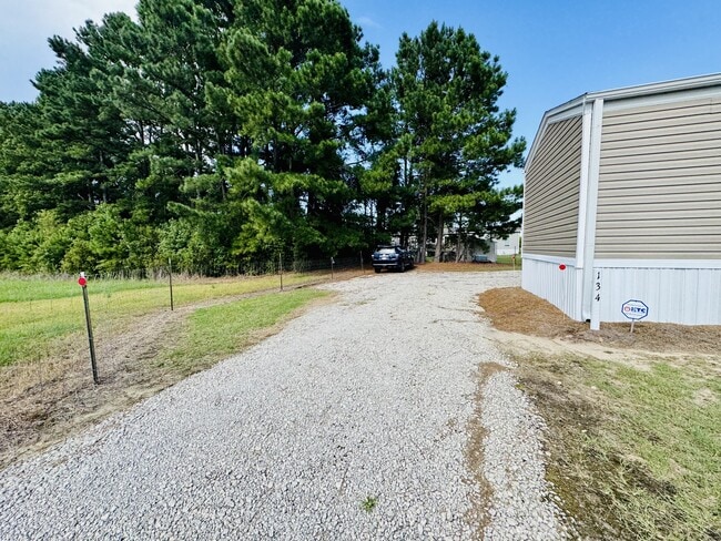 Building Photo - 134 Blissful Ct