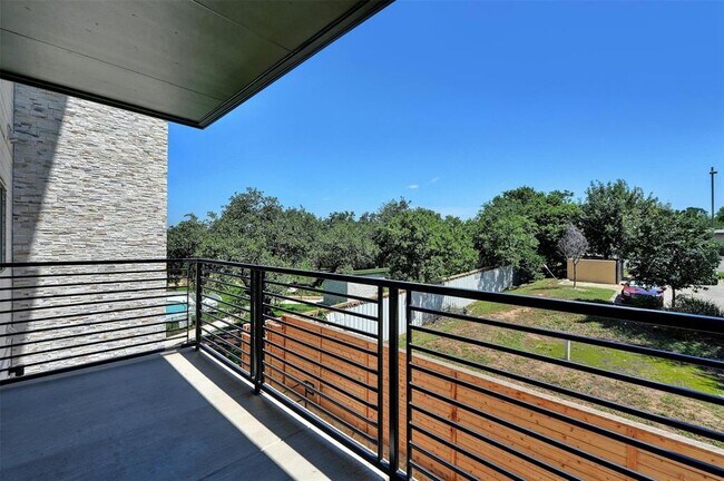 Building Photo - 4802 S Congress Ave