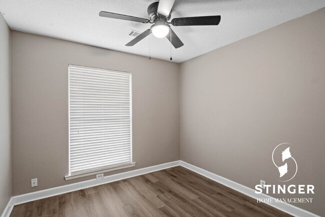 Building Photo - 16 Quail Ridge Cir N