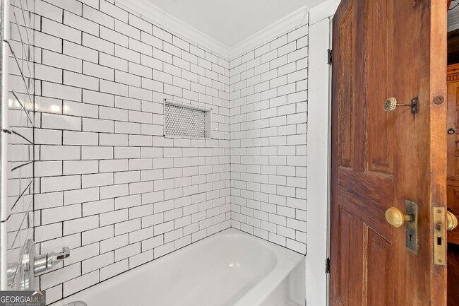 Building Photo - 497 Old Hwy 85