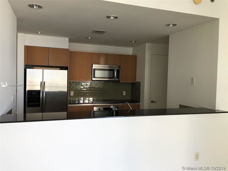 Building Photo - 1050 Brickell Ave