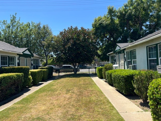 Building Photo - 7034 Hazeltine Ave