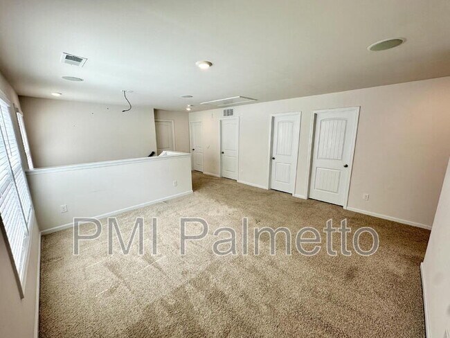 Building Photo - 35 Golden Spur Ln