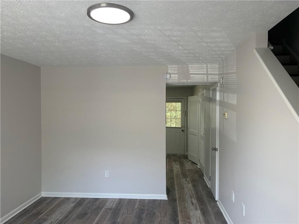 Building Photo - 4 Eastview Cir