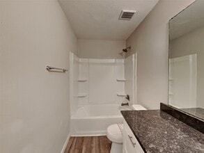 Building Photo - 18347 Austin Oak Ln