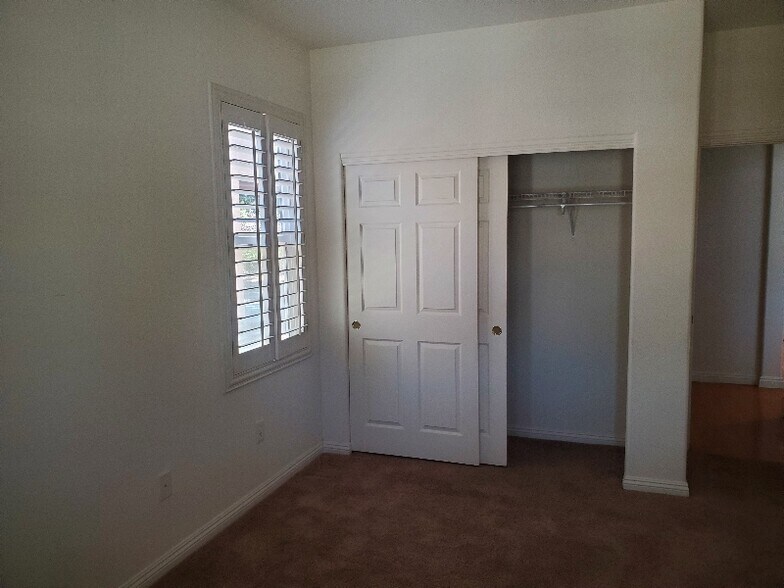 Building Photo - 5049 Alfingo St