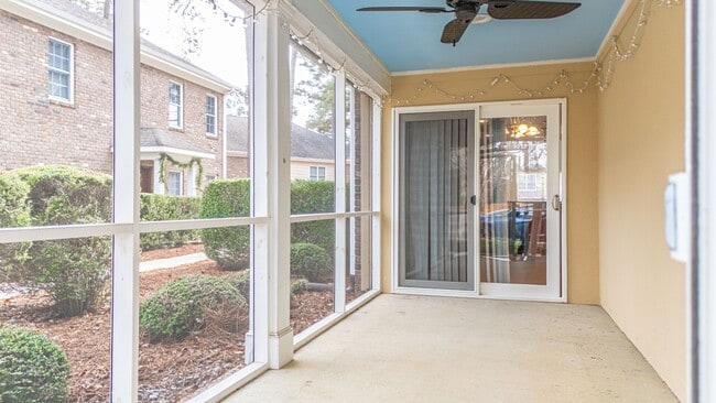 Building Photo - 401 Longwood Place