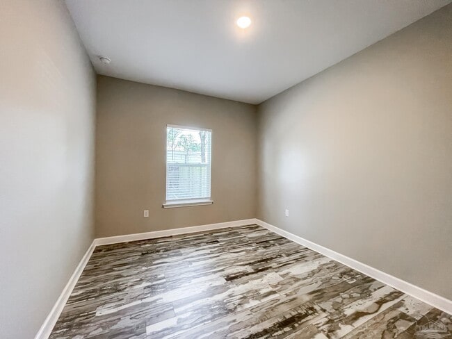 Building Photo - 5180 Burlington Ave