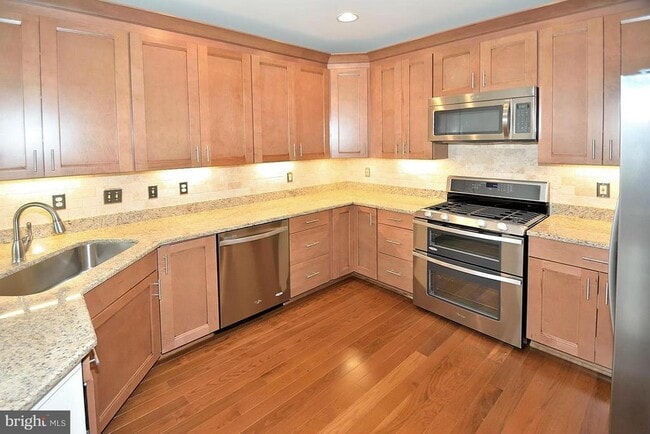 Building Photo - 9425 Van Arsdale Dr