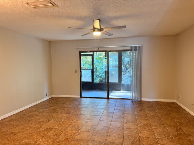 Building Photo - 2 Bedroom located in Winter Springs