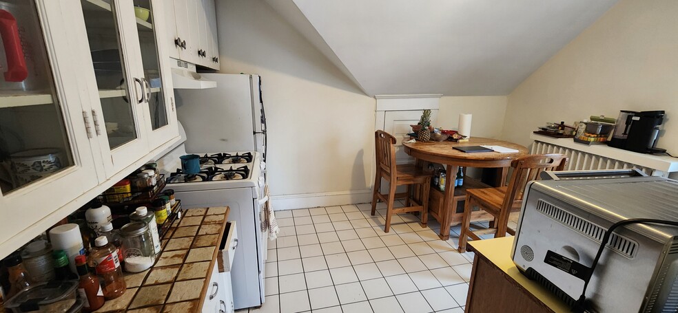 Building Photo - 1900 Colfax Ave S