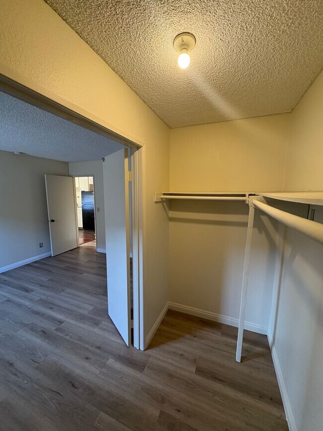 Building Photo - 16902 Hoskins Lane