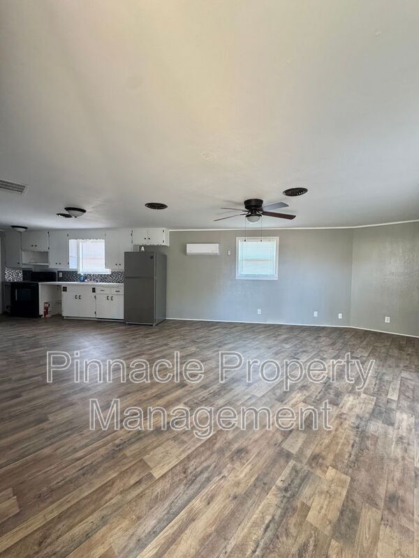 Building Photo - 2528 W Avenue N
