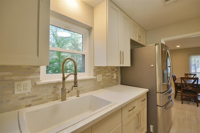 Building Photo - 1420 Sweet Gum Ln