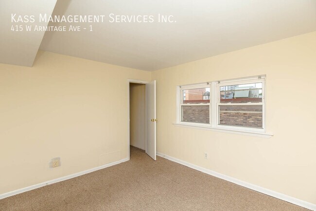 Building Photo - 415 W Armitage Ave