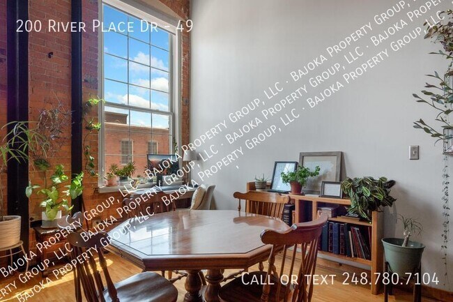 Building Photo - 200 River Pl Dr