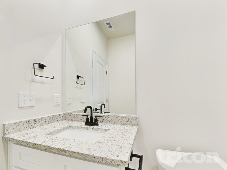 Building Photo - 3744 Saddle Bag Ct