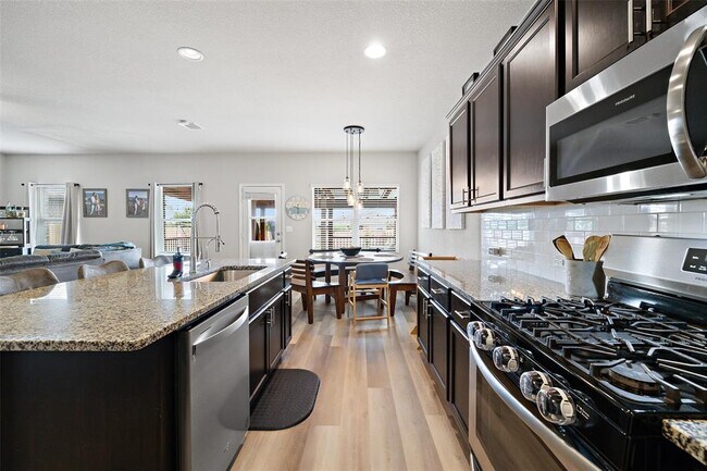 Building Photo - 1405 Fairhaven Gtwy