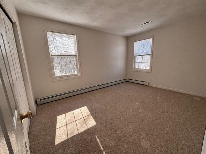 Building Photo - 100 Clinton Dr