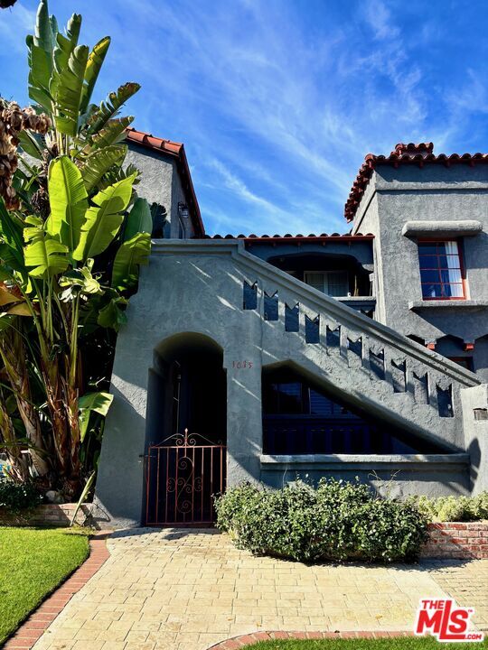 Building Photo - 1075 S Ogden Dr