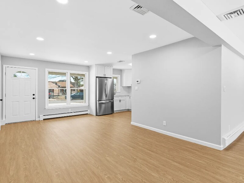 Building Photo - 38 Dalton Pl