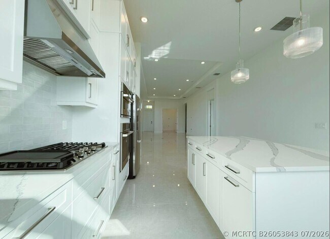 Building Photo - 5066 Lido Key Ln
