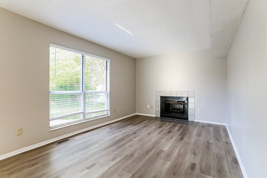 Building Photo - 6208 Glencairn Cir