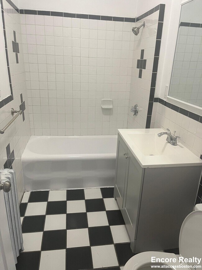 Building Photo - 186 Bowdoin St