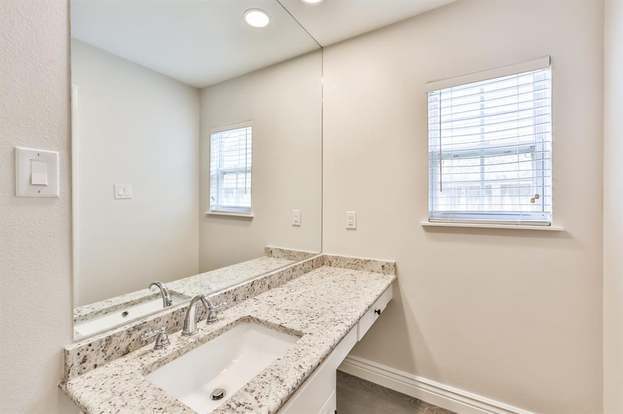 Building Photo - 12848 Westleigh Dr