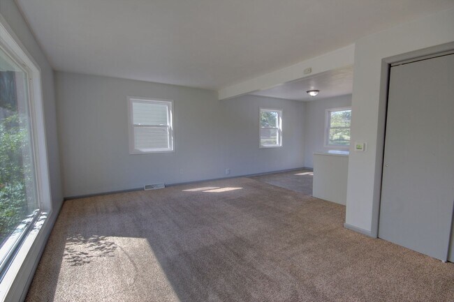 Building Photo - SL KSR1012