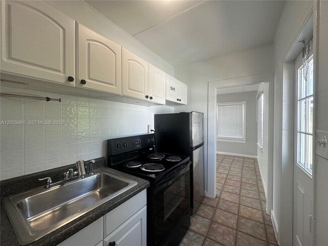 Building Photo - 4249 Bougainvilla Dr