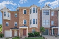 Building Photo - 204 Barrie Pl