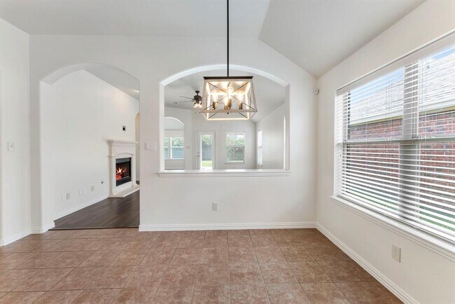 Building Photo - 28519 Lockeridge View Dr