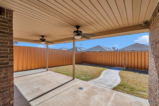 Building Photo - 410 E 97th St