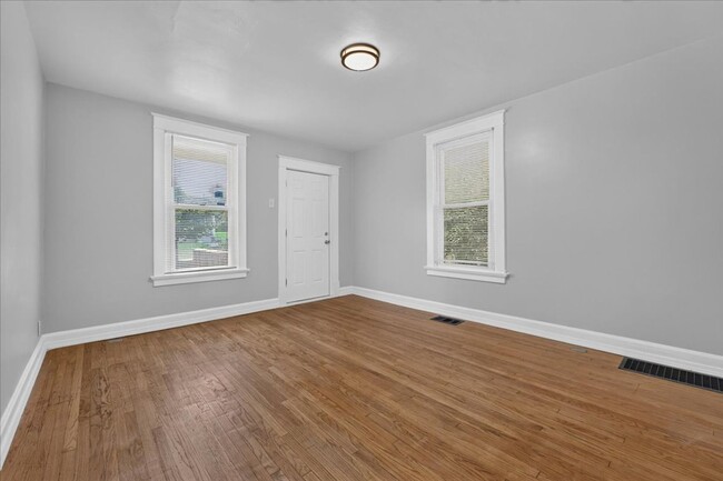 Building Photo - 6737 Plateau Ave