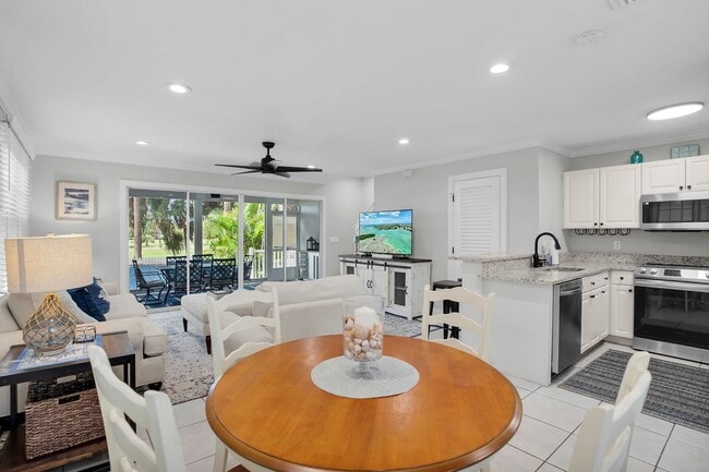Building Photo - $4500 - Furnished 7-month rental Private Pool! 2 Bedroom / 2.5 Bathroom