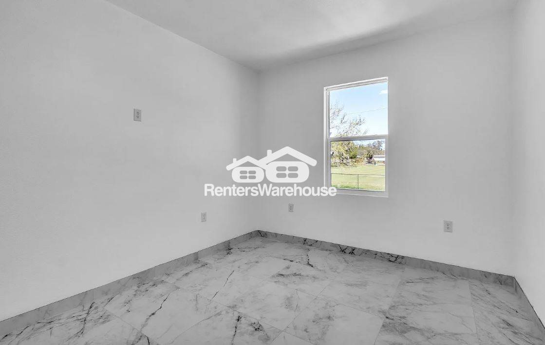 Building Photo - 528 Wideview Ave