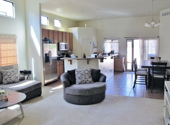 Building Photo - 3BR/2BA/2CG, 1518 sq.ft. home in Legends at Valiente centrally located in Sierra Vista, AZ