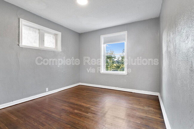 Building Photo - 3248 Delor St